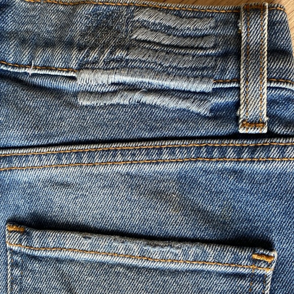 Distressed Revice jeans - Picture 3 of 4